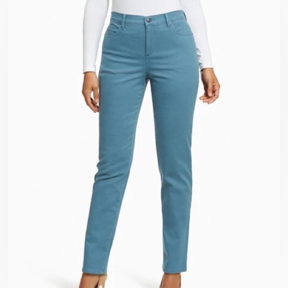 NWT Gloria Vanderbilt Tapered‎ Leg Classic Rise Jeans Size 12 Short
